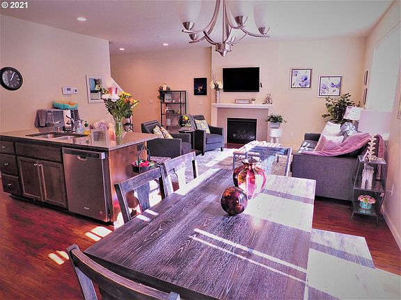 5th image of 3005 NE 73rd Cir
