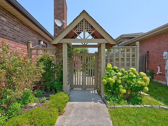 5th image of 2036 Lesperance Rd