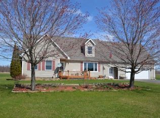 460 Leggett Rd, Champlain, NY 12919