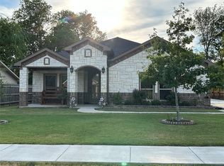 1104 S Frances St, Terrell, TX 75160