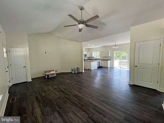 4th image of 1175 Lower Clubhouse Dr