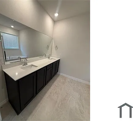 2140 Katharine St — Photo 8