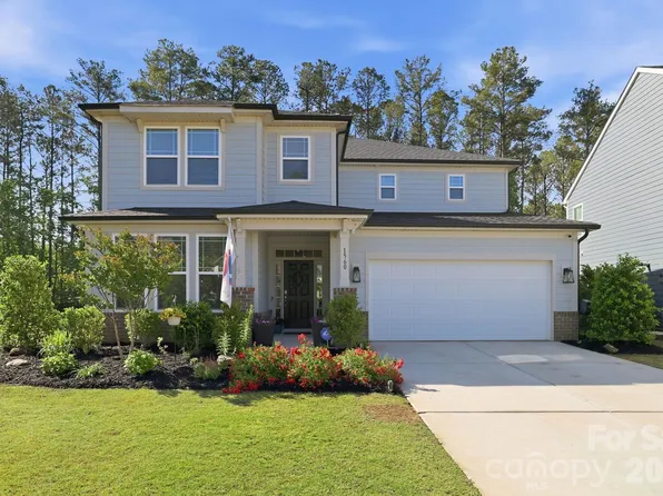 1560 Striped Bass Ln, Clover, SC 29710