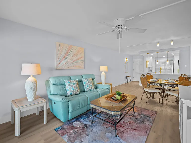 6051 Sun Blvd #111 — Photo 5