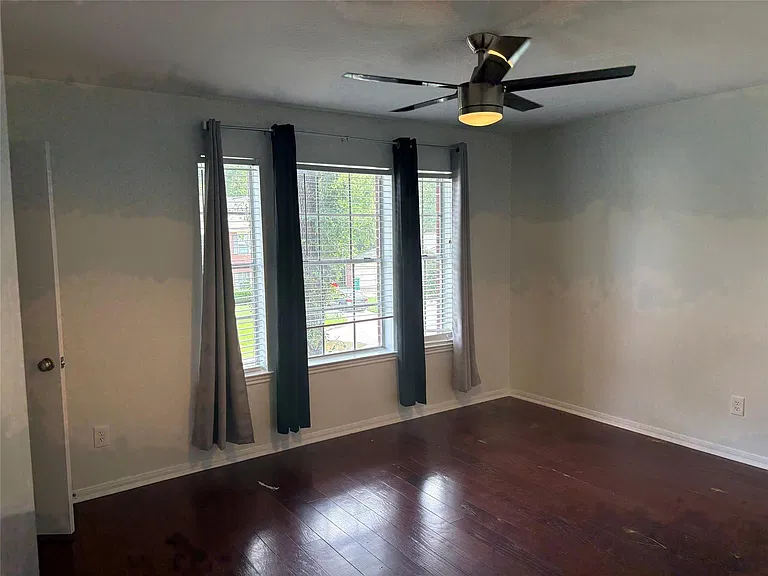 18385 Ten Oaks Ct — Photo 16