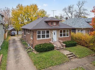 909 Vine St, Joliet, IL 60435