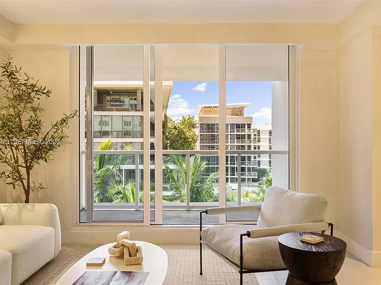 2301 Collins Ave #526 — Photo 9