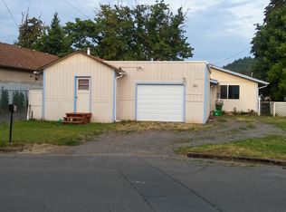 131 N 10th St, Cottage Grove, OR 97424