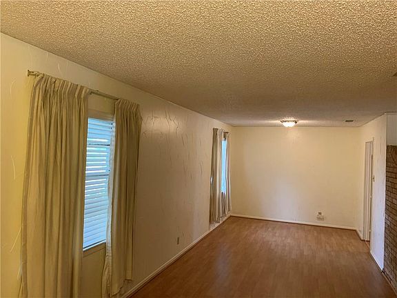5th image of 1809 Huntington Dr
