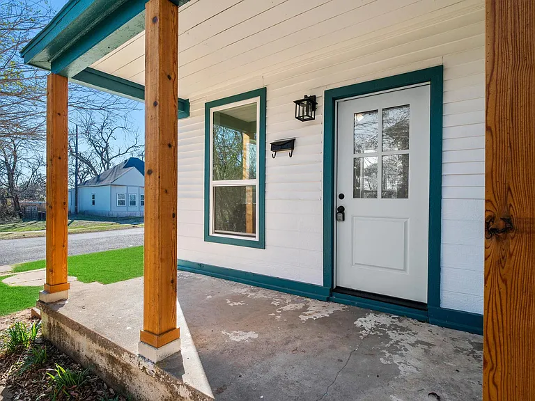 515 E Morton St — Photo 7