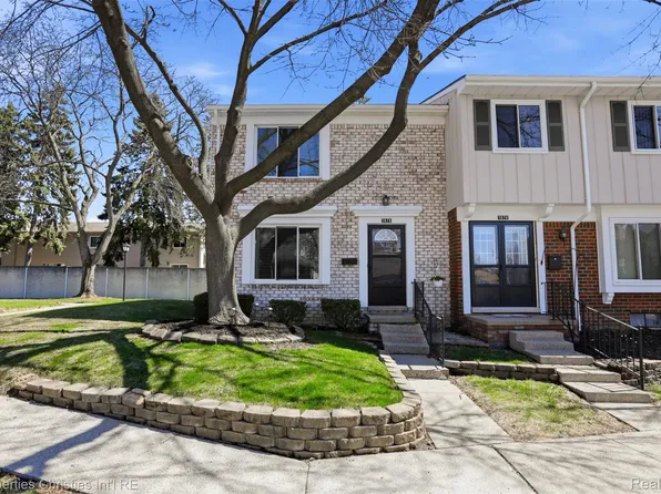 1878 Newporte Ct, Royal Oak, MI 48073