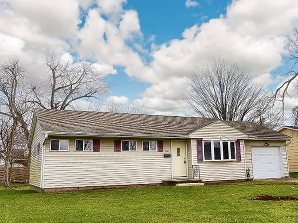 736 Westwood Dr, Ottawa, IL 61350