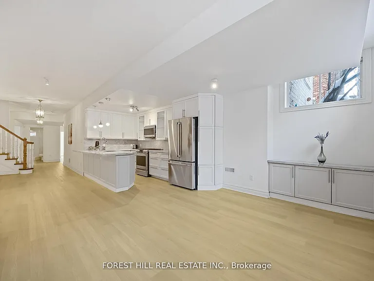 42 Cotswold Cres #LOWER — Photo 11