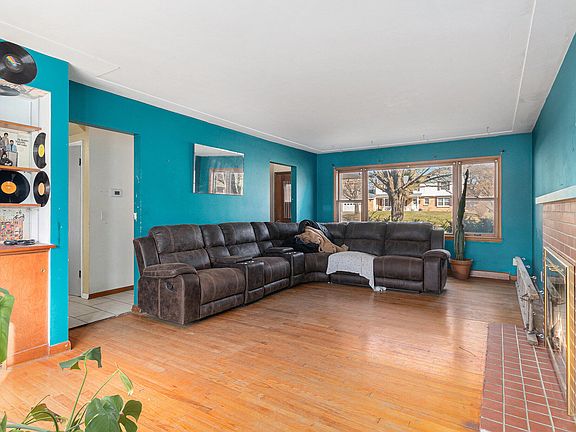 3rd image of 6160 Woodlea Dr