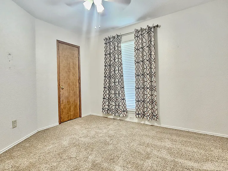 1445 Sedalia Dr — Photo 17