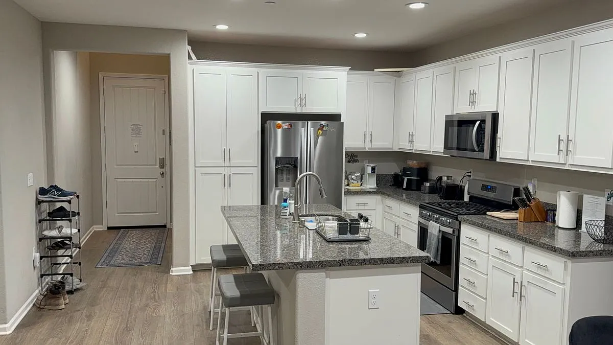 1 bed, 1.0 bath, 140 sqft, $1,250 — Photo 3