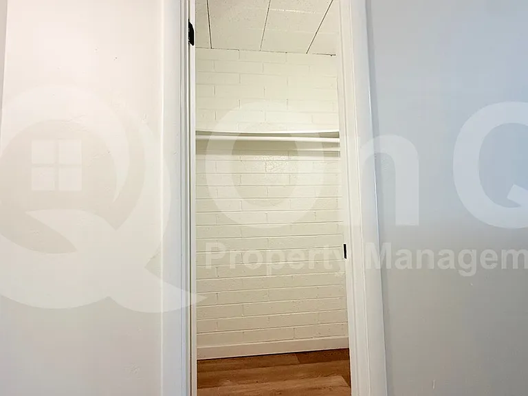 25 E Eva St #5 — Photo 6