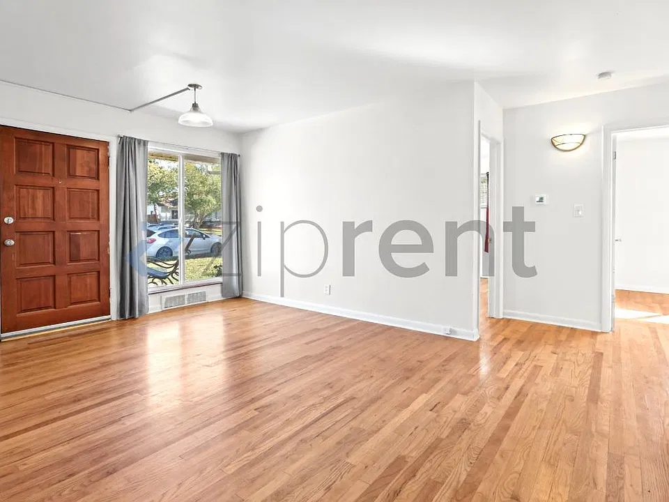4745 S Logan St
