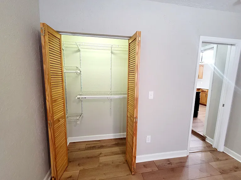 3116 W University Ave — Photo 45