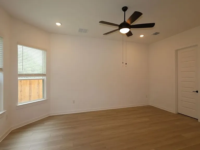 3609 Helena Way — Photo 21