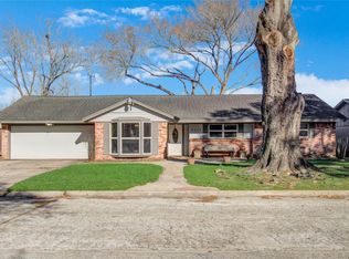 2303 Belvedere Dr, Baytown, TX 77520