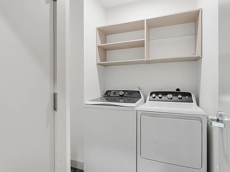 Bank Street Apartments at Burlington Square — Photo 50