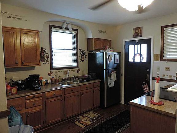 3rd image of 649-651 Orchard Dr