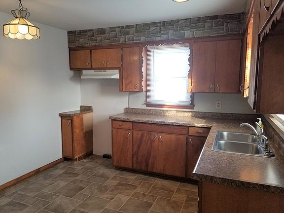 4th image of 303 W Hubert Ave