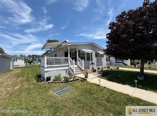 706 Evergreen Ct, Whiting, NJ 08759