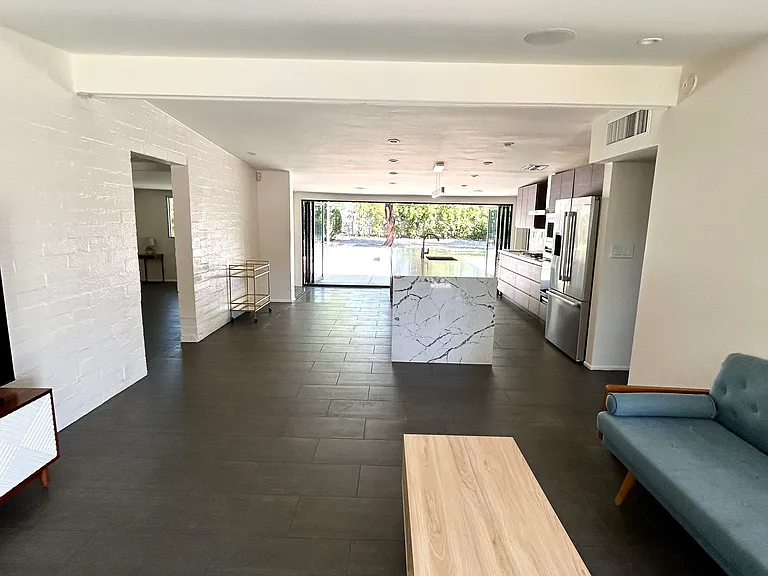 1420 E Rancho Dr — Photo 7