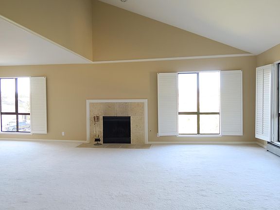 5th image of 600 N Claremont St