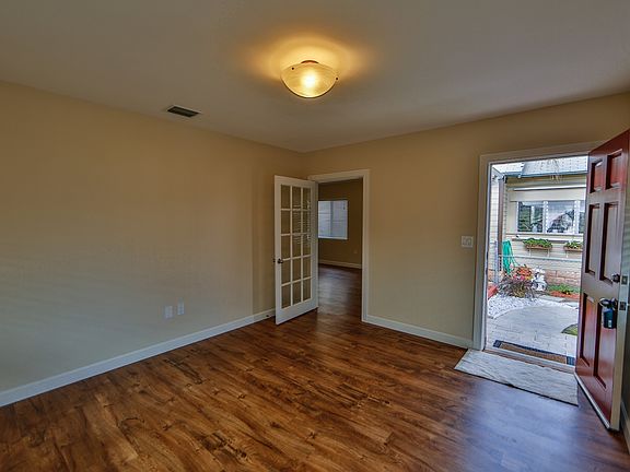 4th image of 403 S K St