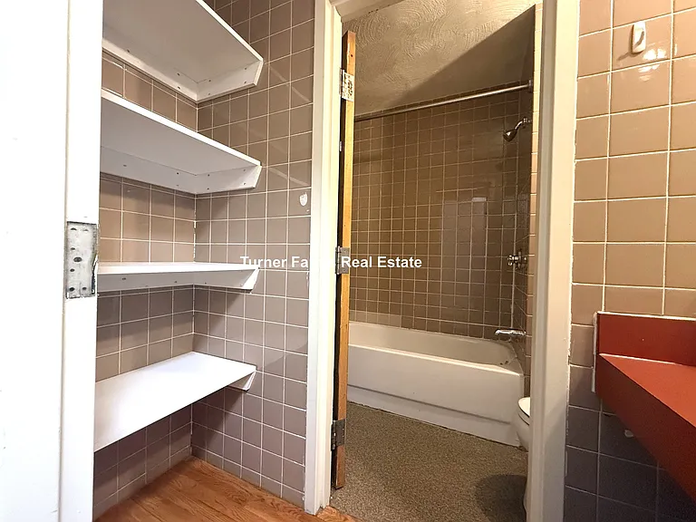 1110B Commonwealth Ave #709 — Photo 9