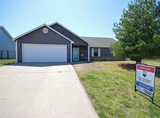 1437 Pearl Dr, Junction City, KS 66441