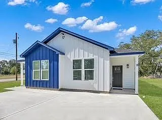 3 bed, 2.0 bath, 1244 sqft, $1,800 — Photo 1
