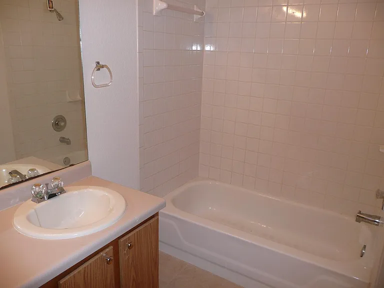 734 Latteridge Dr — Photo 8