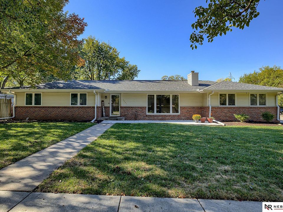 1st image of 6201 Oakridge Dr