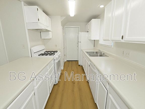 4th image of 810 3rd St