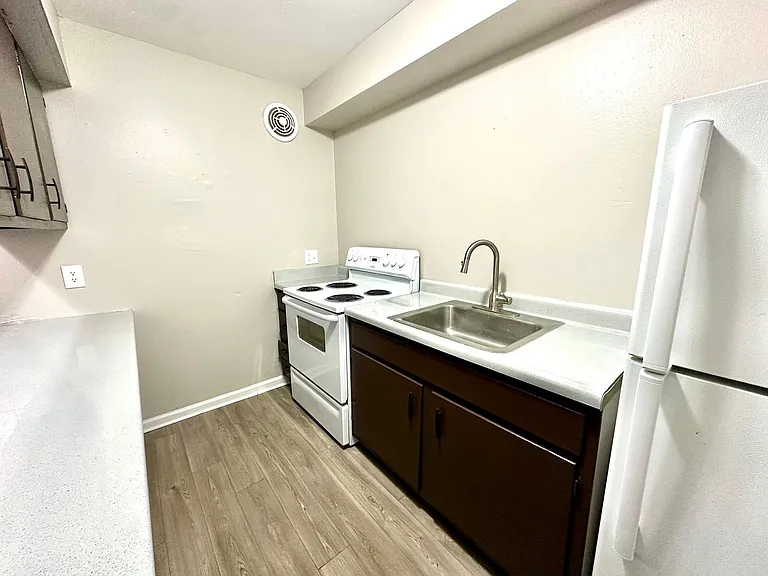 5665 McClelland Dr — Photo 25