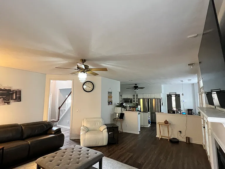 812 Bryson Arch — Photo 11