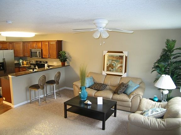 3rd image of 3123 Friendship Dr