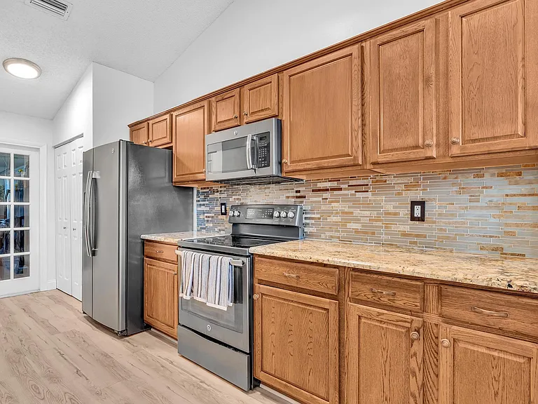8099 Cassia Dr — Photo 11