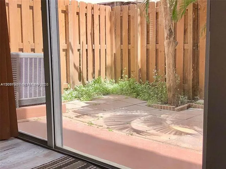 8527 NW 108th Ave #Townhouse 4-41 — Photo 10
