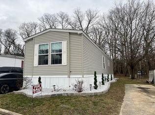 53 Mobile Ln, Toms River, NJ 08755