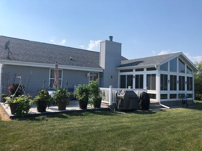 5453 Meadows Dr N, Racine, WI, 53402