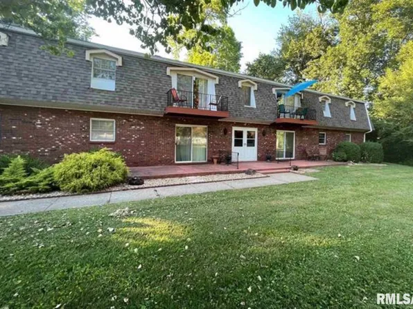 430 N 11th St APT 1, Murphysboro, IL 62966
