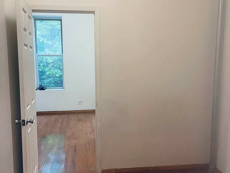717 E 5th St #1B — Photo 5
