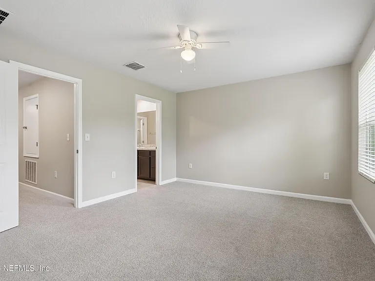5988 Creekside Crossing Dr — Photo 14