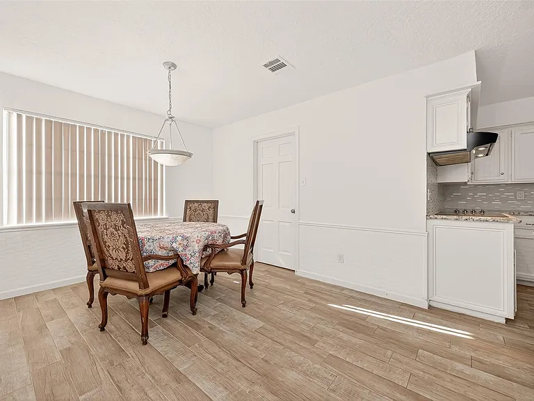 3815 Fernglade Dr — Photo 18