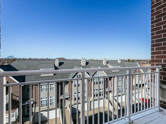 5th image of 3862 S Lake Dr #140